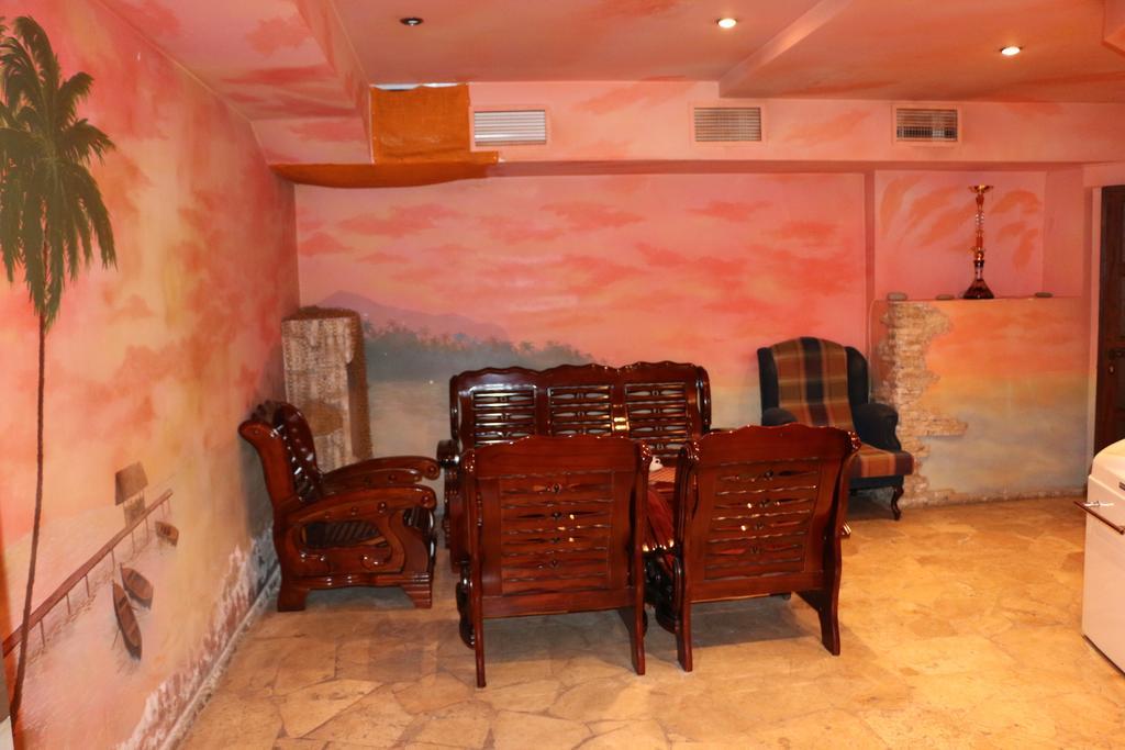 Motel Acapulco Erévan Extérieur photo